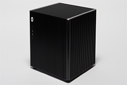 画像ギャラリー No.009のサムネイル画像 / 【PR】PCゲーマーのための「超小型ゲームPC」自作講座。カード長170mmのASUS製GTX 760カードなら,PCはここまで小さくできる