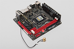 画像ギャラリー No.018のサムネイル画像 / 【PR】PCゲーマーのための「超小型ゲームPC」自作講座。カード長170mmのASUS製GTX 760カードなら,PCはここまで小さくできる