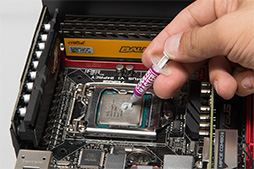 画像ギャラリー No.039のサムネイル画像 / 【PR】PCゲーマーのための「超小型ゲームPC」自作講座。カード長170mmのASUS製GTX 760カードなら,PCはここまで小さくできる
