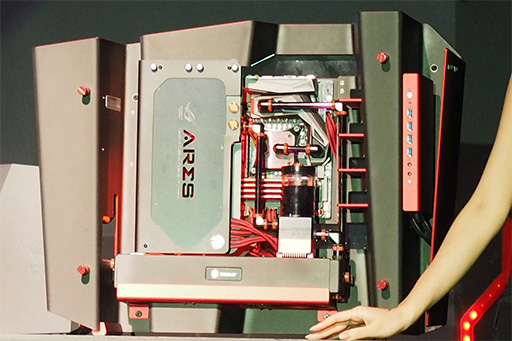 画像ギャラリー No.007のサムネイル画像 / ［COMPUTEX］ASUSのR.O.G.発表会速報。GTX 780搭載のスリムデスクトップPCやG-SYNCディスプレイ，マザーボード，マウスなどが登場