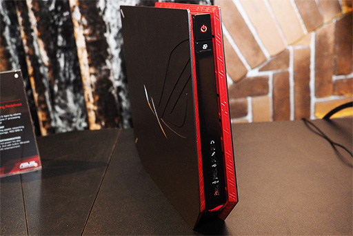 画像ギャラリー No.011のサムネイル画像 / ［COMPUTEX］スリムタイプのゲームPCや新マザーボード3種類をじっくりチェック。R.O.G.のゲーマー向け新製品レポート（前編）