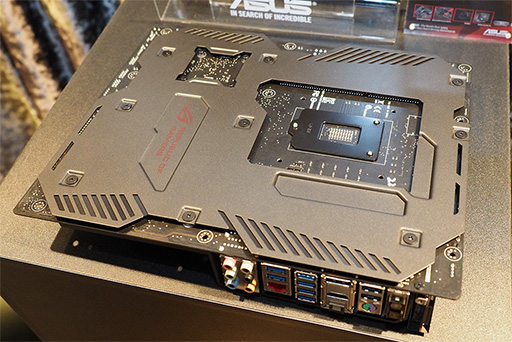 画像ギャラリー No.020のサムネイル画像 / ［COMPUTEX］スリムタイプのゲームPCや新マザーボード3種類をじっくりチェック。R.O.G.のゲーマー向け新製品レポート（前編）