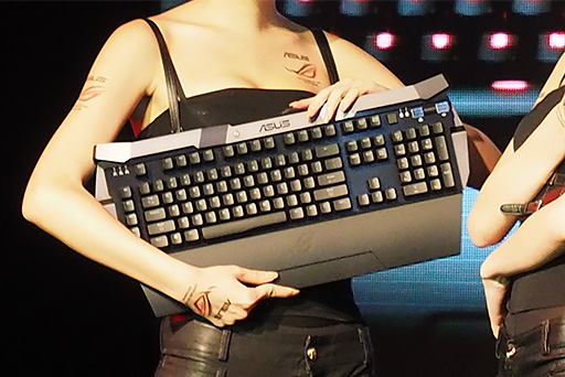 画像ギャラリー No.015のサムネイル画像 / ［COMPUTEX］1スロット仕様のデュアルR9 290Xカードや27インチのG-SYNC対応液晶ディスプレイに注目。R.O.G.のゲーマー向け製品詳報（後編）