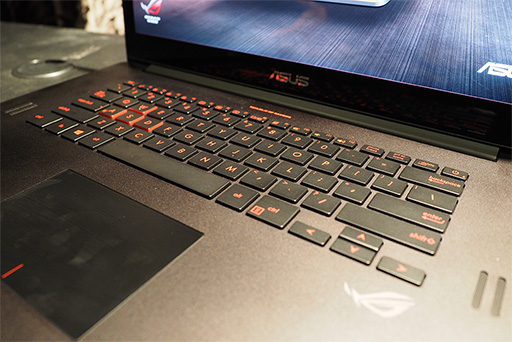 画像ギャラリー No.022のサムネイル画像 / ［COMPUTEX］1スロット仕様のデュアルR9 290Xカードや27インチのG-SYNC対応液晶ディスプレイに注目。R.O.G.のゲーマー向け製品詳報（後編）