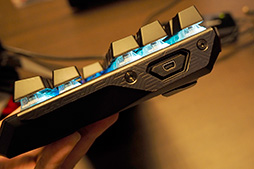 画像ギャラリー No.010のサムネイル画像 / ［COMPUTEX］34インチの湾曲ディスプレイに，G-SYNC対応ノートPC，MMO向けマウスなどなど。ASUS R.O.G.の新製品を細かくチェックしてみた