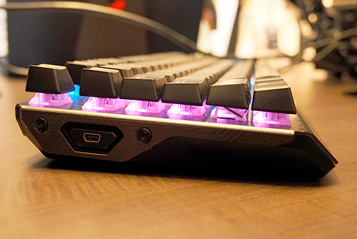 画像ギャラリー No.011のサムネイル画像 / ［COMPUTEX］34インチの湾曲ディスプレイに，G-SYNC対応ノートPC，MMO向けマウスなどなど。ASUS R.O.G.の新製品を細かくチェックしてみた