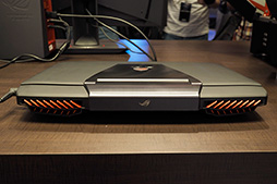 画像ギャラリー No.024のサムネイル画像 / ［COMPUTEX］34インチの湾曲ディスプレイに，G-SYNC対応ノートPC，MMO向けマウスなどなど。ASUS R.O.G.の新製品を細かくチェックしてみた