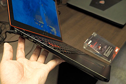 画像ギャラリー No.030のサムネイル画像 / ［COMPUTEX］34インチの湾曲ディスプレイに，G-SYNC対応ノートPC，MMO向けマウスなどなど。ASUS R.O.G.の新製品を細かくチェックしてみた