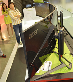 画像ギャラリー No.006のサムネイル画像 / ［COMPUTEX］火花を散らすG-SYNC対FreeSync。アスペクト比21：9製品や安価な4Kにも注目が集まる最新液晶ディスプレイをチェック
