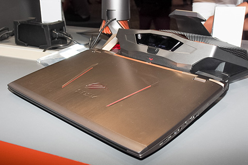 画像ギャラリー No.004のサムネイル画像 / ［IFA 2015］ASUS，ゲーマー向けでは世界初の液冷対応ノートPCを発表。垂直100Hz＆G-SYNC対応の湾曲ディスプレイにも注目集まる