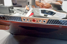 画像ギャラリー No.007のサムネイル画像 / ［IFA 2015］ASUS，ゲーマー向けでは世界初の液冷対応ノートPCを発表。垂直100Hz＆G-SYNC対応の湾曲ディスプレイにも注目集まる