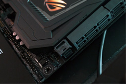 画像ギャラリー No.007のサムネイル画像 / ［CES 2016］ASUSが公開したゲーマー向けマザーや超強力デスクトップPCなどをまとめてチェック
