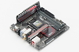 画像ギャラリー No.004のサムネイル画像 / Mini-ITXに対応したSkylake対応のR.O.G.マザーボード「MAXIMUS VIII IMPACT」。相変わらずの高い機能性は要チェックだ