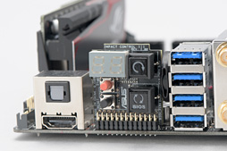 画像ギャラリー No.015のサムネイル画像 / Mini-ITXに対応したSkylake対応のR.O.G.マザーボード「MAXIMUS VIII IMPACT」。相変わらずの高い機能性は要チェックだ