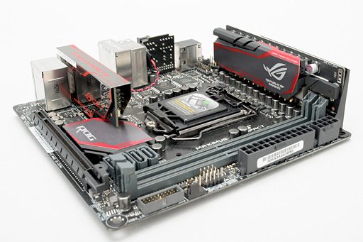 画像ギャラリー No.033のサムネイル画像 / Mini-ITXに対応したSkylake対応のR.O.G.マザーボード「MAXIMUS VIII IMPACT」。相変わらずの高い機能性は要チェックだ