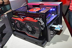 画像ギャラリー No.018のサムネイル画像 / ［COMPUTEX］R.O.G.がモジュール型ゲームPCやGTX 1080 SLI搭載の小型PCを披露。ASUSの偉い人にその特徴とコンセプトを聞いてきた