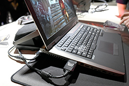 画像ギャラリー No.033のサムネイル画像 / ［COMPUTEX］R.O.G.がモジュール型ゲームPCやGTX 1080 SLI搭載の小型PCを披露。ASUSの偉い人にその特徴とコンセプトを聞いてきた