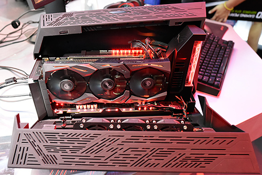 画像ギャラリー No.008のサムネイル画像 / ［COMPUTEX］ASUSのエンジニアに聞く「ROG XG Station 2」。Thunderbolt 3＋αでつながる外付けグラフィックスボックスの仕組みとは