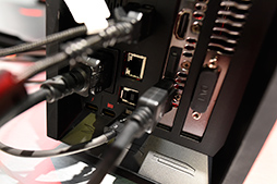 画像ギャラリー No.010のサムネイル画像 / ［COMPUTEX］ASUSのエンジニアに聞く「ROG XG Station 2」。Thunderbolt 3＋αでつながる外付けグラフィックスボックスの仕組みとは