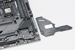 画像ギャラリー No.006のサムネイル画像 / 「ROG MAXIMUS IX FORMULA」を細かく見てみる。Z270搭載のゲーマー向けフラグシップマザーボードはありやなしや?