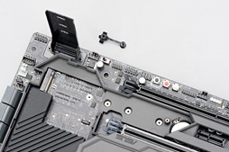 画像ギャラリー No.008のサムネイル画像 / 「ROG MAXIMUS IX FORMULA」を細かく見てみる。Z270搭載のゲーマー向けフラグシップマザーボードはありやなしや?