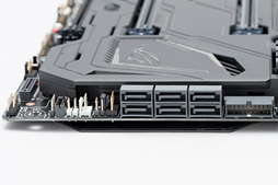 画像ギャラリー No.021のサムネイル画像 / 「ROG MAXIMUS IX FORMULA」を細かく見てみる。Z270搭載のゲーマー向けフラグシップマザーボードはありやなしや?
