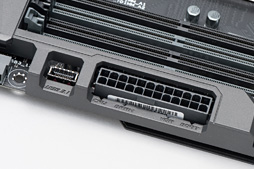 画像ギャラリー No.025のサムネイル画像 / 「ROG MAXIMUS IX FORMULA」を細かく見てみる。Z270搭載のゲーマー向けフラグシップマザーボードはありやなしや?