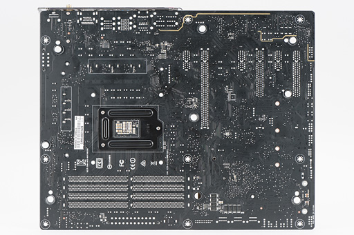 画像ギャラリー No.031のサムネイル画像 / 「ROG MAXIMUS IX FORMULA」を細かく見てみる。Z270搭載のゲーマー向けフラグシップマザーボードはありやなしや?