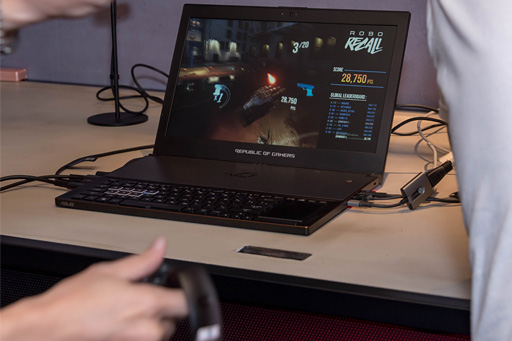 画像ギャラリー No.012のサムネイル画像 / ［COMPUTEX］GTX 1080搭載なのに厚さわずか18mmのゲーマー向けノートPC「ROG Zephyrus」，その見た目とスペックに迫る