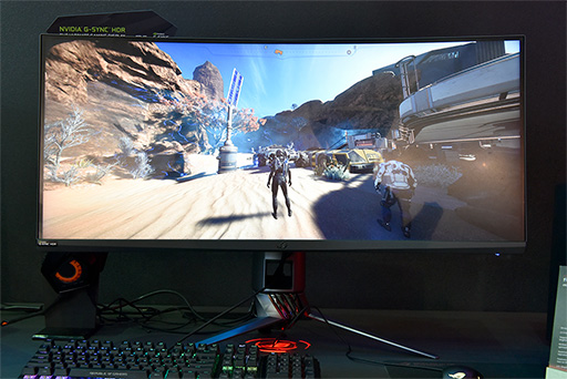 画像ギャラリー No.003のサムネイル画像 / ［COMPUTEX］ASUSがHDR対応のゲーマー向け液晶ディスプレイ2製品を披露。湾曲型とフラットな4Kモデルをラインナップ