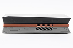 画像ギャラリー No.007のサムネイル画像 / 初代PS3より小さなASUSのゲームPC「ROG GR8 II」をテスト。GTX 1060 3GB+i7-7700搭載でMMORPGも実用的に遊べる
