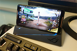 画像ギャラリー No.008のサムネイル画像 / ［COMPUTEX］ASUSがゲーマー向けスマートフォン「ROG Phone」を発表。高クロック駆動のSnapdragon 845を冷やす外付けクーラー付き