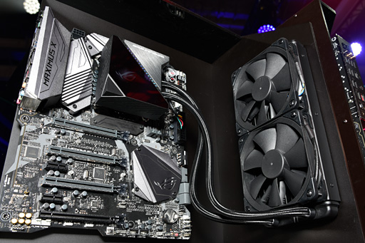 画像ギャラリー No.007のサムネイル画像 / ［COMPUTEX］その名は「竜神」「竜王」。ASUS ROG初の簡易液冷クーラーをリリース