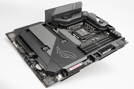 画像ギャラリー No.002のサムネイル画像 / 写真で見る「ROG MAXIMUS XI FORMULA」。ASUSのゲーマー向けハイエンドZ390マザーボード