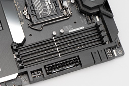 画像ギャラリー No.021のサムネイル画像 / 写真で見る「ROG MAXIMUS XI FORMULA」。ASUSのゲーマー向けハイエンドZ390マザーボード