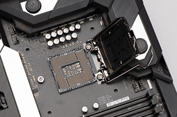 画像ギャラリー No.029のサムネイル画像 / 写真で見る「ROG MAXIMUS XI FORMULA」。ASUSのゲーマー向けハイエンドZ390マザーボード