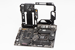 画像ギャラリー No.033のサムネイル画像 / 写真で見る「ROG MAXIMUS XI FORMULA」。ASUSのゲーマー向けハイエンドZ390マザーボード