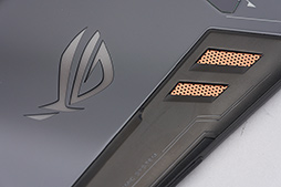 画像ギャラリー No.009のサムネイル画像 / 「ROG Phone」レビュー。確かにこれは「ゲーマー向けスマートフォン」だ
