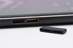 画像ギャラリー No.013のサムネイル画像 / 「ROG Phone」レビュー。確かにこれは「ゲーマー向けスマートフォン」だ