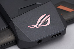 画像ギャラリー No.018のサムネイル画像 / 「ROG Phone」レビュー。確かにこれは「ゲーマー向けスマートフォン」だ
