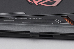 画像ギャラリー No.023のサムネイル画像 / 「ROG Phone」レビュー。確かにこれは「ゲーマー向けスマートフォン」だ