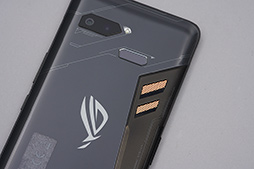 画像ギャラリー No.073のサムネイル画像 / 「ROG Phone」レビュー。確かにこれは「ゲーマー向けスマートフォン」だ