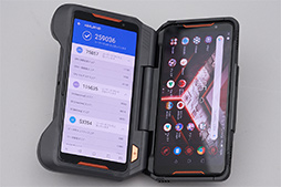 画像ギャラリー No.018のサムネイル画像 / ASUS「ROG Phone」用周辺機器をまとめてレビュー。“変なデバイス”はスマホにおけるゲームの常識を変えるかもしれない
