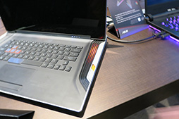 画像ギャラリー No.015のサムネイル画像 / ASUS，薄型ノートPCやゲーマー向けモバイルディスプレイなど新製品を多数発表。ゲームにも使える2画面ノートPCも注目だ
