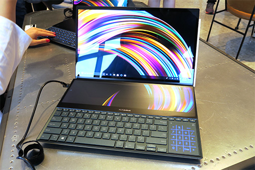 画像ギャラリー No.032のサムネイル画像 / ASUS，薄型ノートPCやゲーマー向けモバイルディスプレイなど新製品を多数発表。ゲームにも使える2画面ノートPCも注目だ