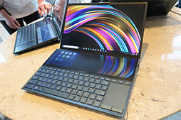 画像ギャラリー No.036のサムネイル画像 / ASUS，薄型ノートPCやゲーマー向けモバイルディスプレイなど新製品を多数発表。ゲームにも使える2画面ノートPCも注目だ