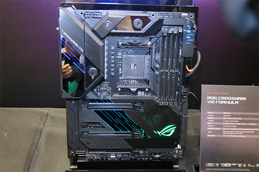 画像ギャラリー No.004のサムネイル画像 / ASUS,Ryzen 3000&PCIe 4.0対応の「X570」チップセットを採用するゲーマー向けマザーボード計9製品を発表