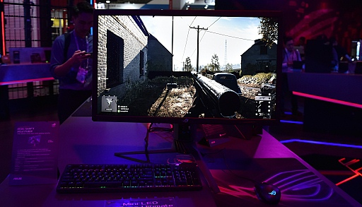 画像ギャラリー No.011のサムネイル画像 / R.O.G.ゲーマー向けディスプレイ新製品まとめ〜業界初の「MiniLED×量子ドット」採用の超高輝度広色域4Kモデル登場など