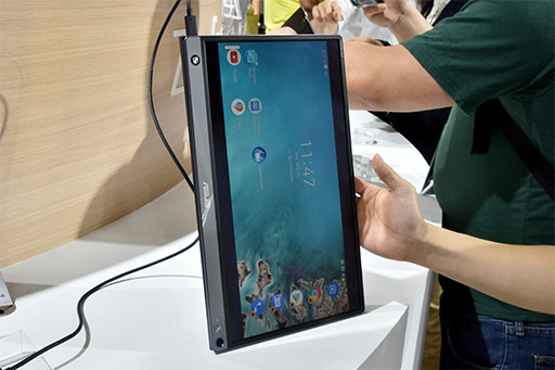 画像ギャラリー No.005のサムネイル画像 / 新型モバイルディスプレイからプロユースの「Mini LED×量子ドット」製品まで,COMPUTEXで見た変わり種液晶ディスプレイ総ざらえ