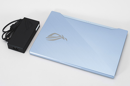 画像ギャラリー No.005のサムネイル画像 / 銀色の薄型ノートPC「ROG Zephyrus S GX502GV」テストレポート。ゲーマー向けらしくない見た目に充実のスペックが見どころだ